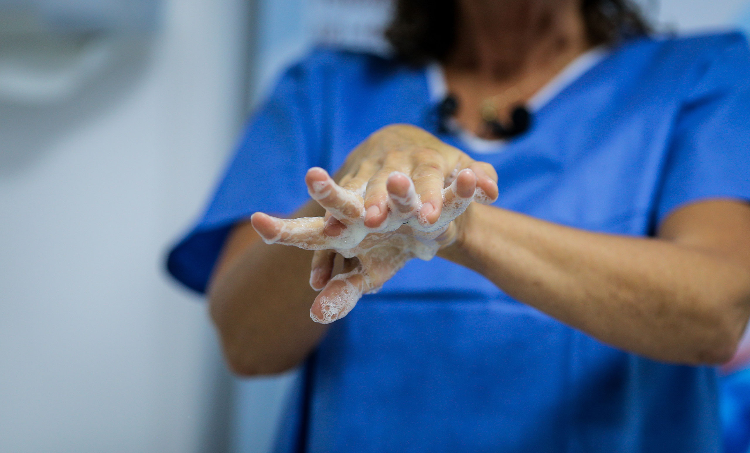 Hand washing nurse